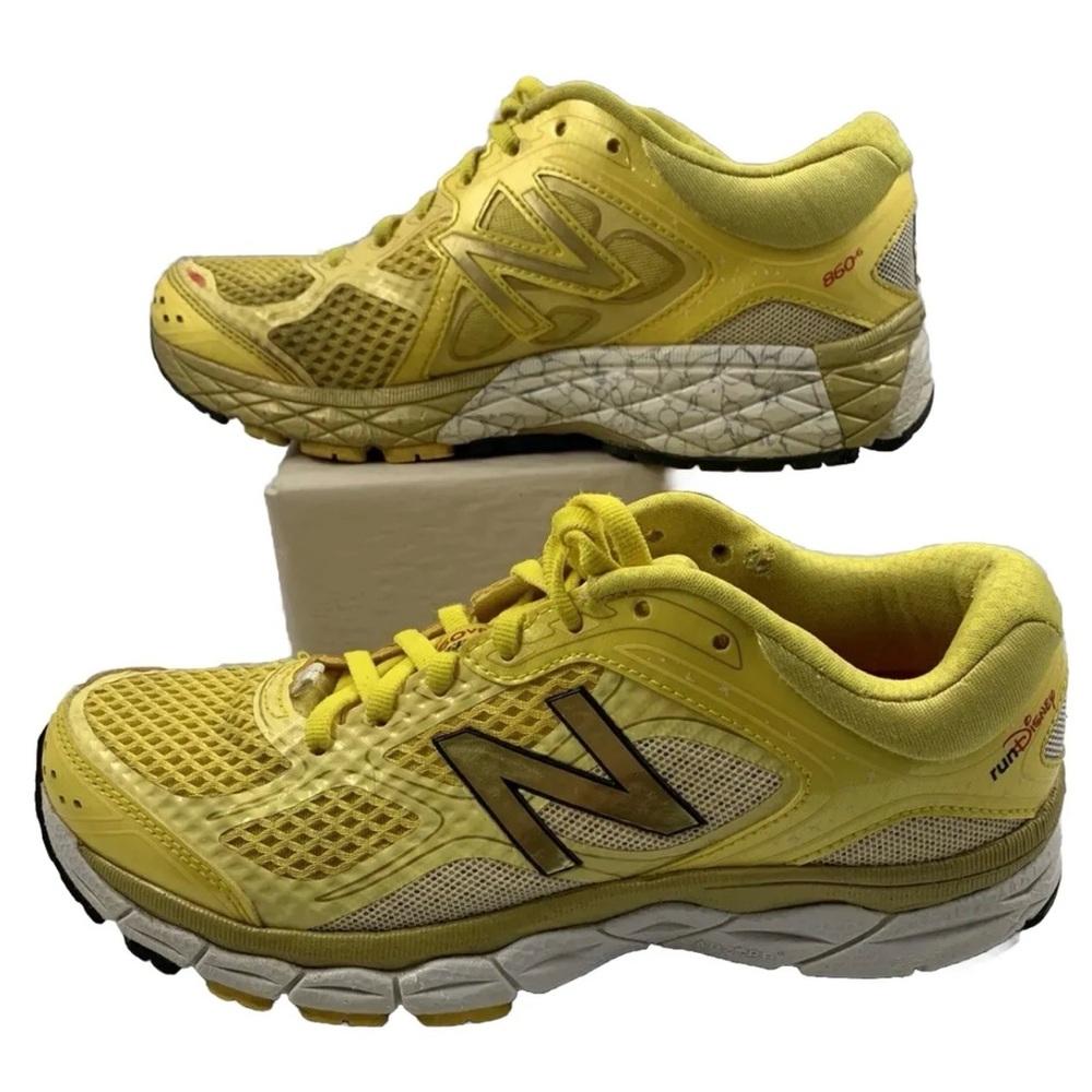 2016 New Balance Disney Minnie Mouse Yellow Running shoes Women’s size 7 RARE